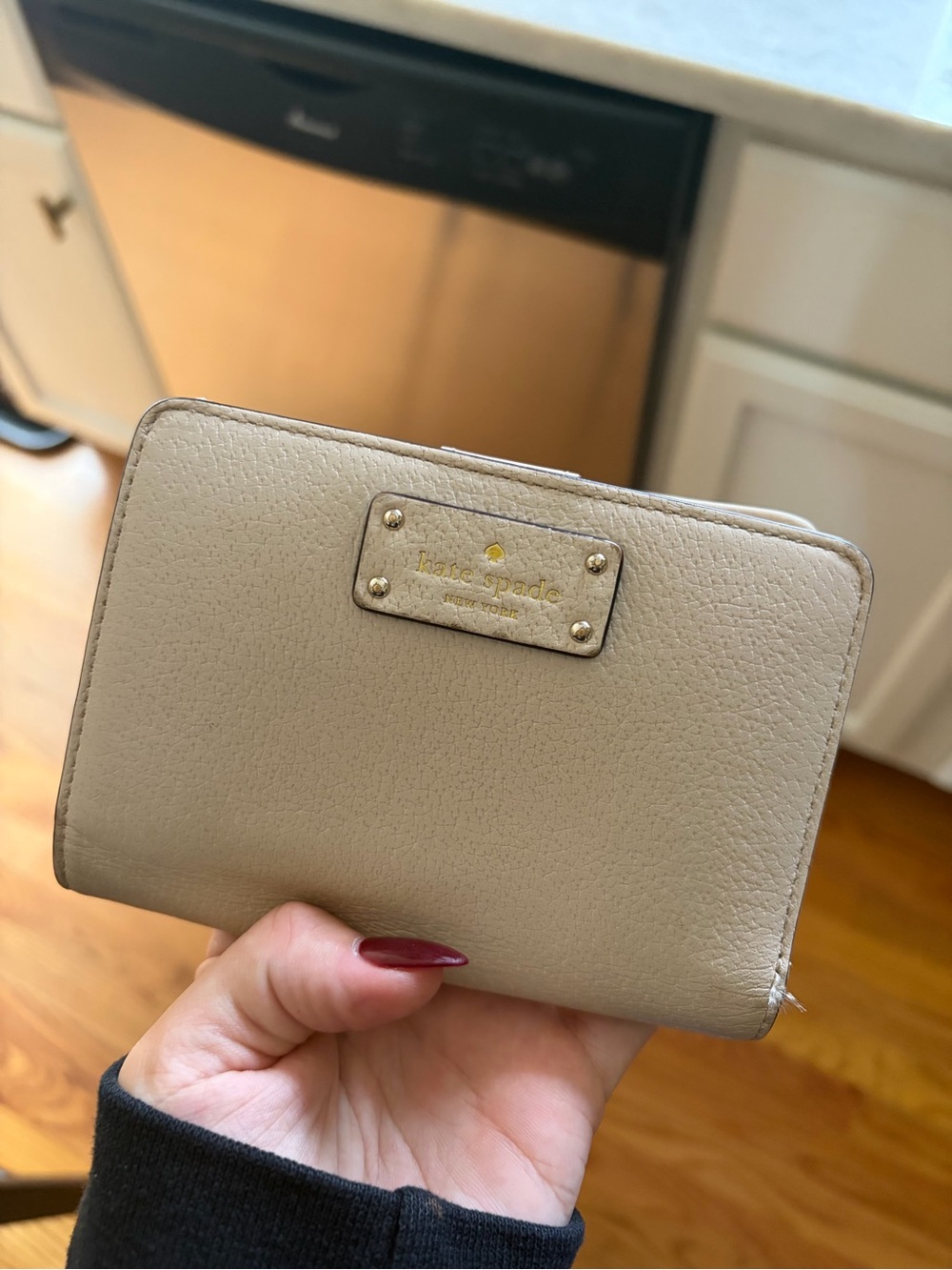 kate spade beige pebble leather zip wallet with gold plaque